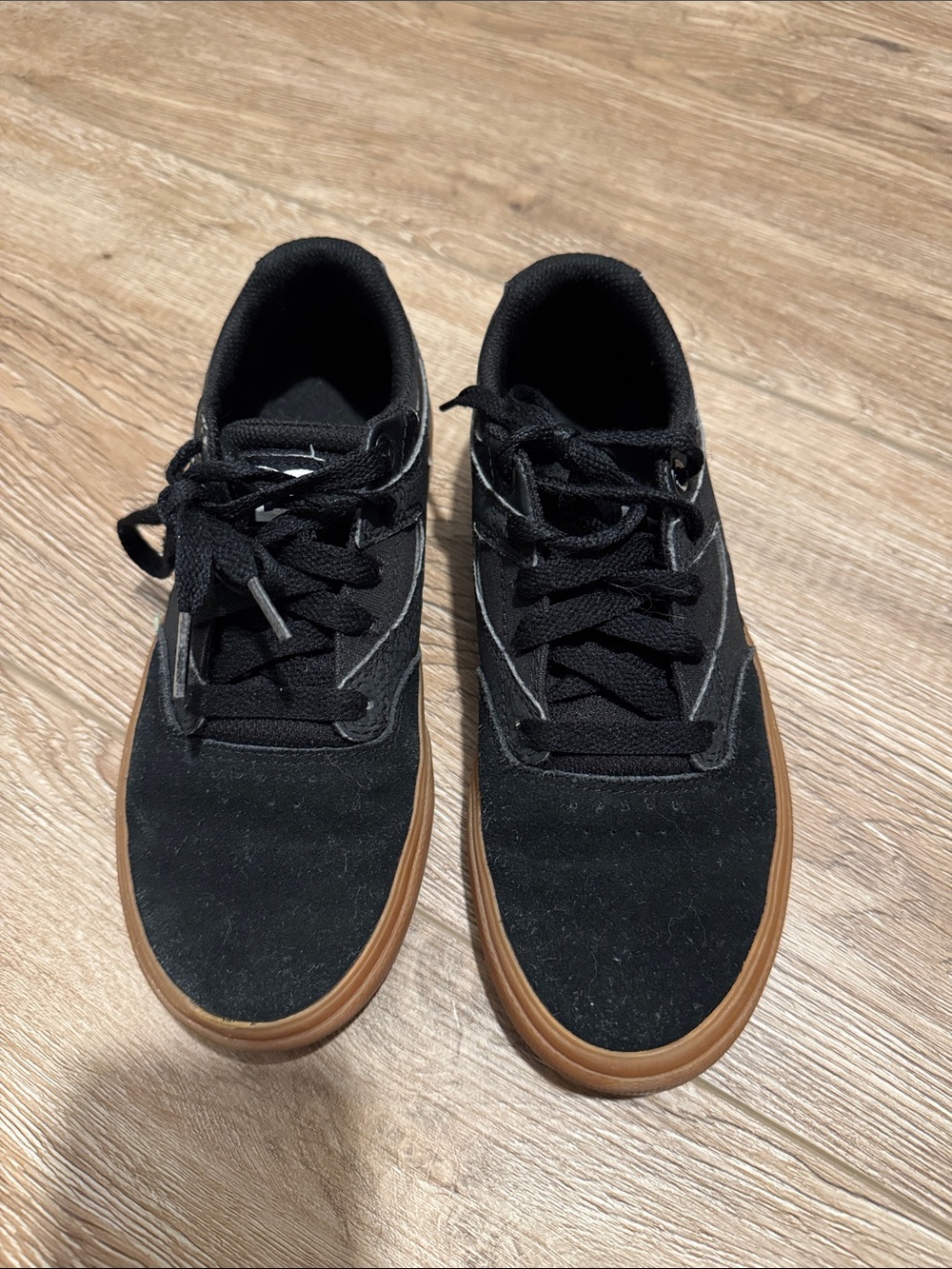 DC shoes suede size 3